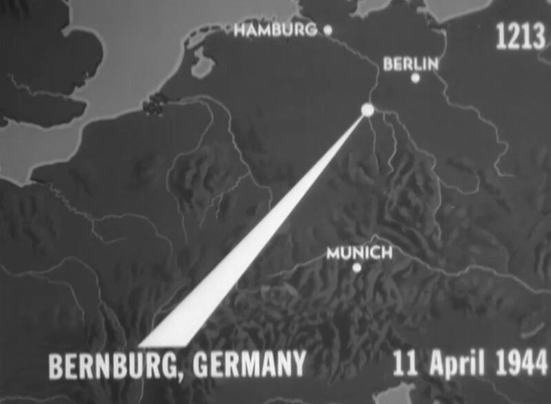 00.00.02.857 - Standbild Film vom Luftangriff Bernburg am 11. April 1944 auf die Junkers-Werke